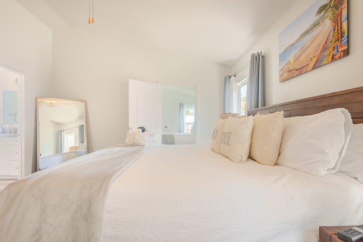 Villa Descanso: 15 min to beach, heated pool, BBQ!