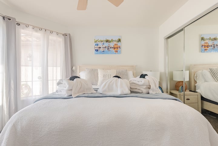 Villa Descanso: 15 min to beach, heated pool, BBQ!